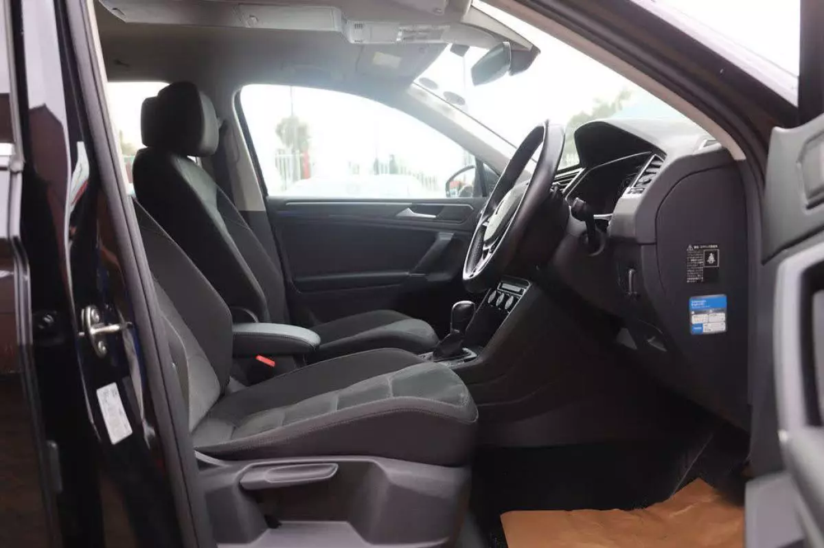 Volkswagen Tiguan - 2017