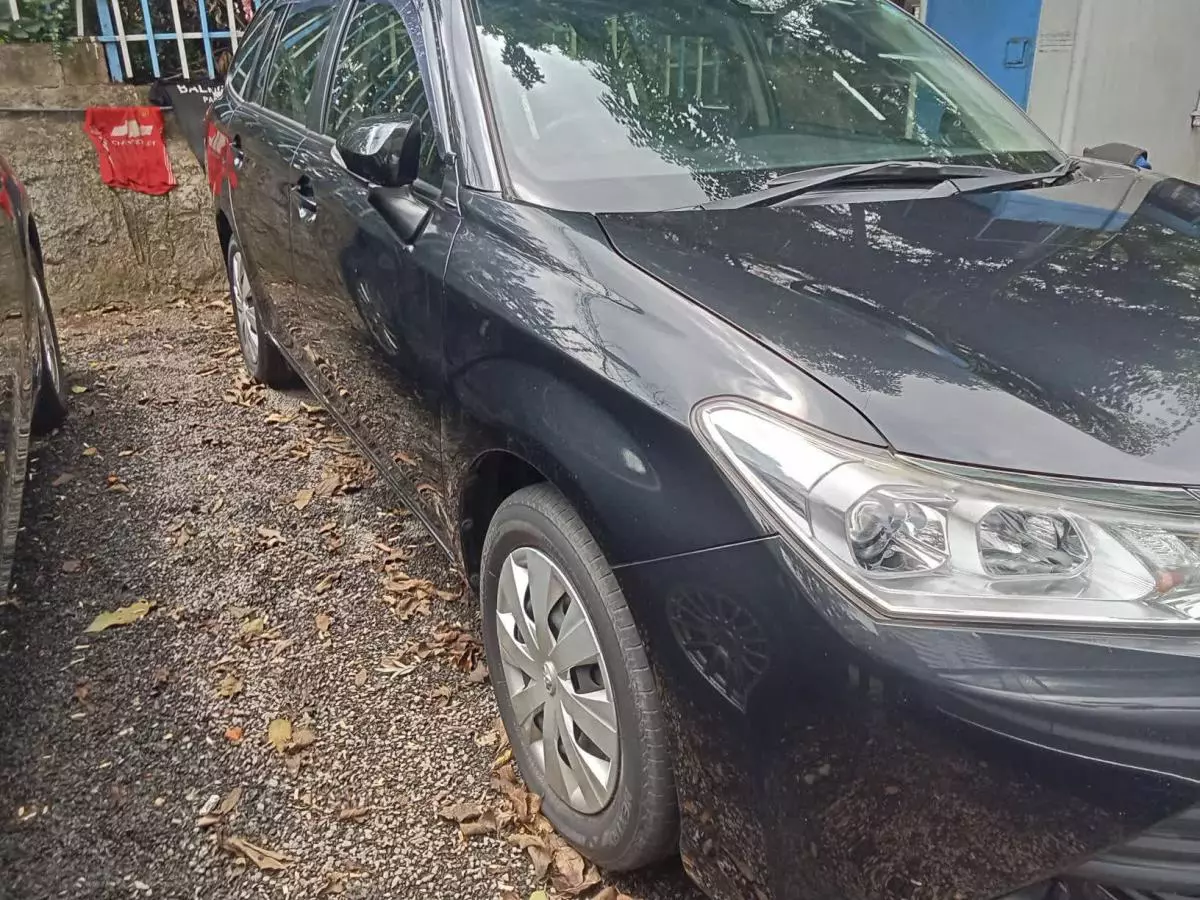 Toyota Fielder    - 2016