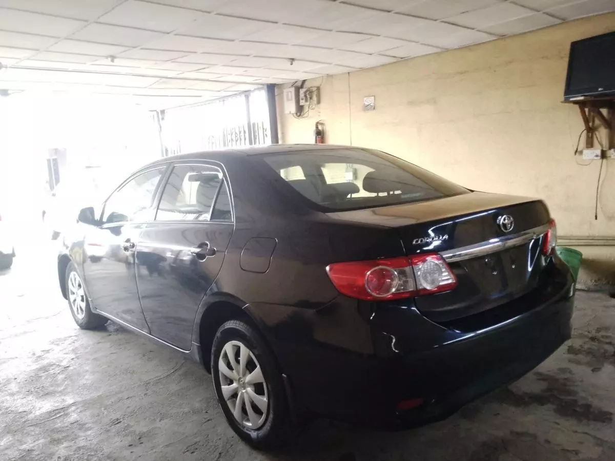 Toyota Corolla   - 2011