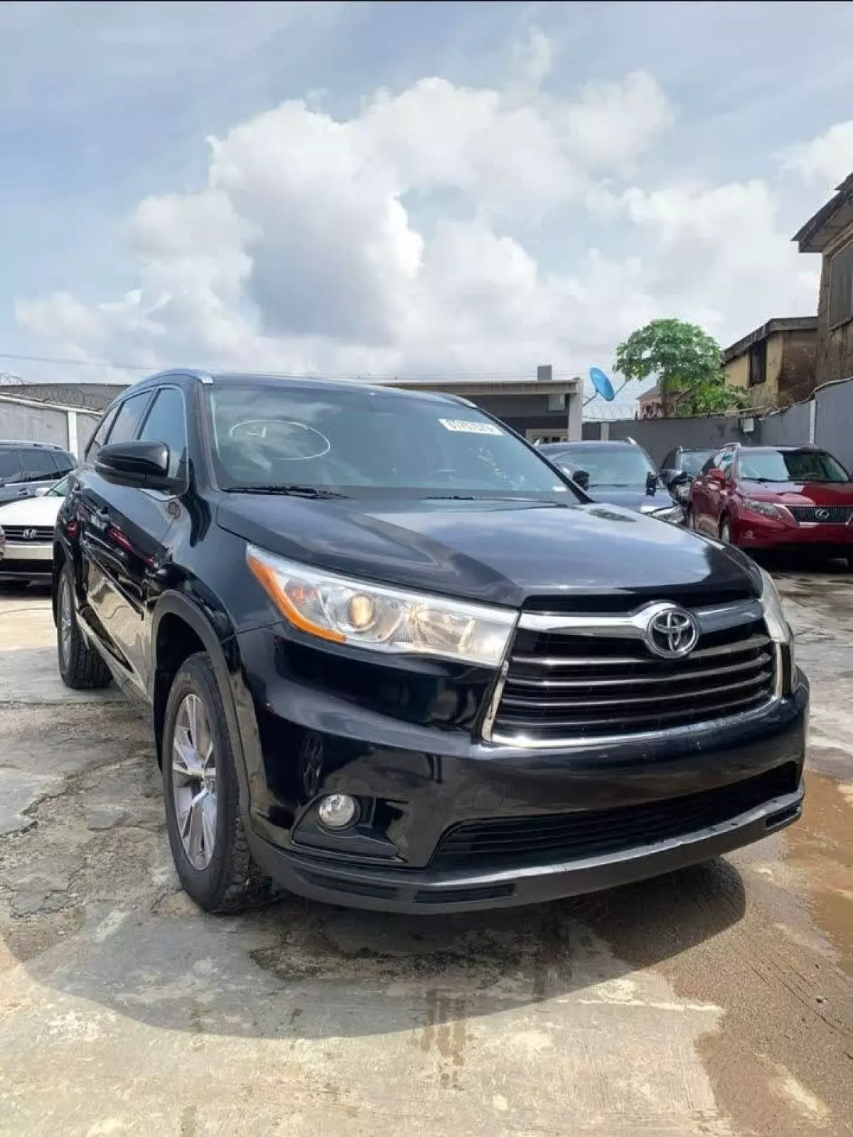 Toyota Highlander   - 2014