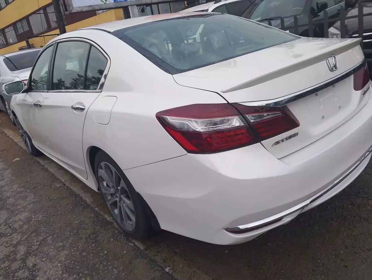 Honda Accord   - 2014