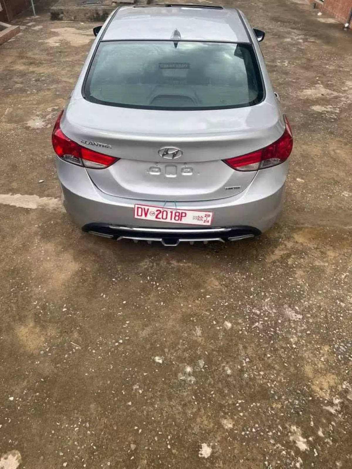 Hyundai Elantra   - 2013