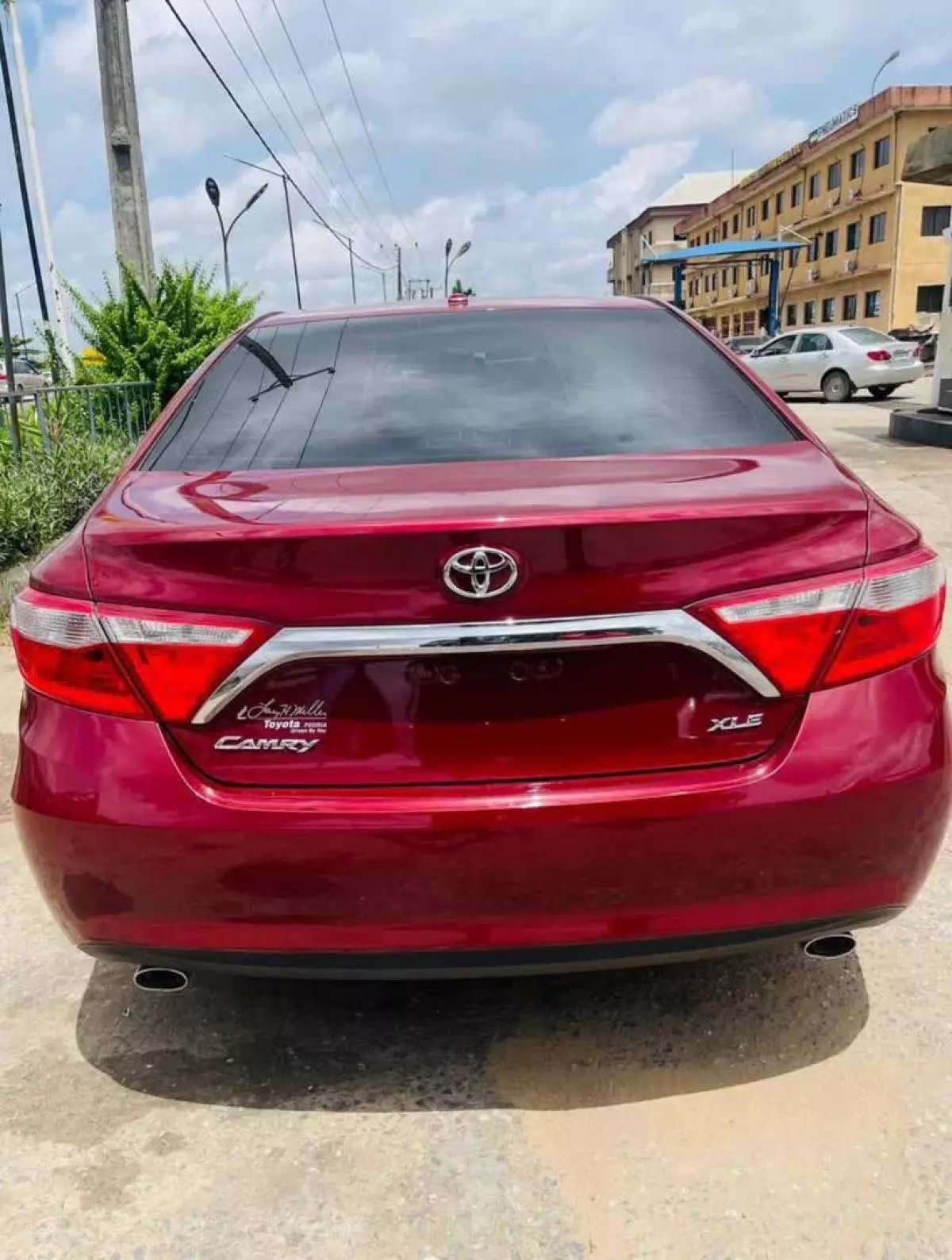 Toyota Camry   - 2016