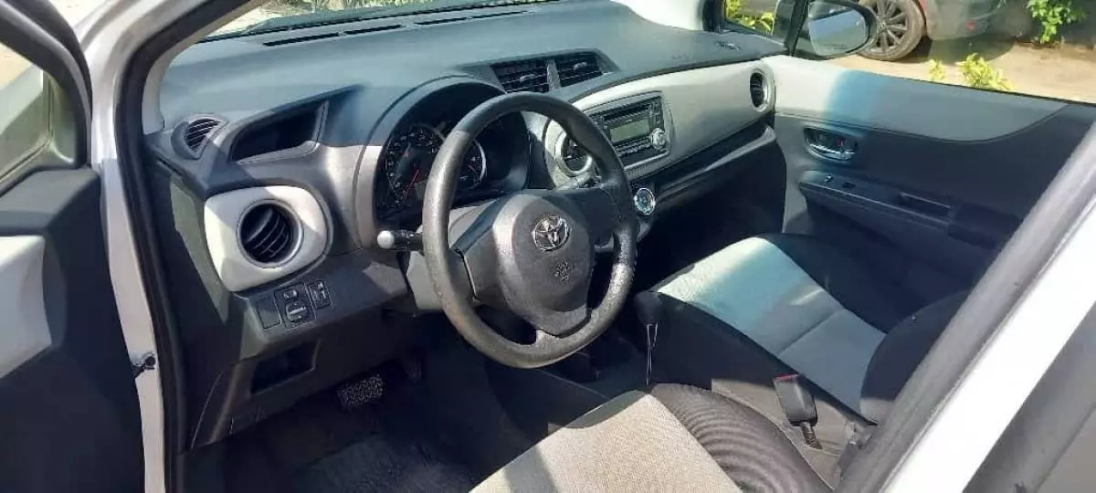 Toyota Yaris   - 2013