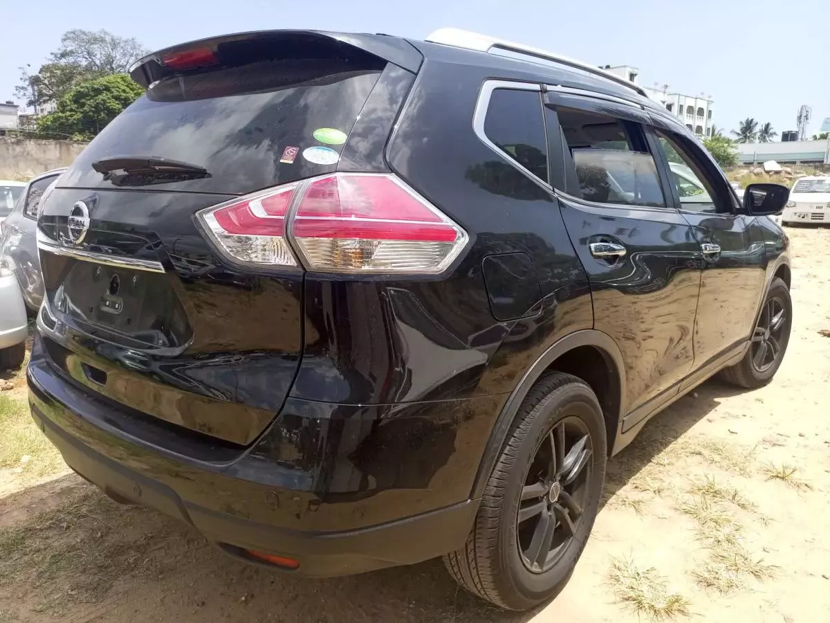 Nissan X-Trail - 2015