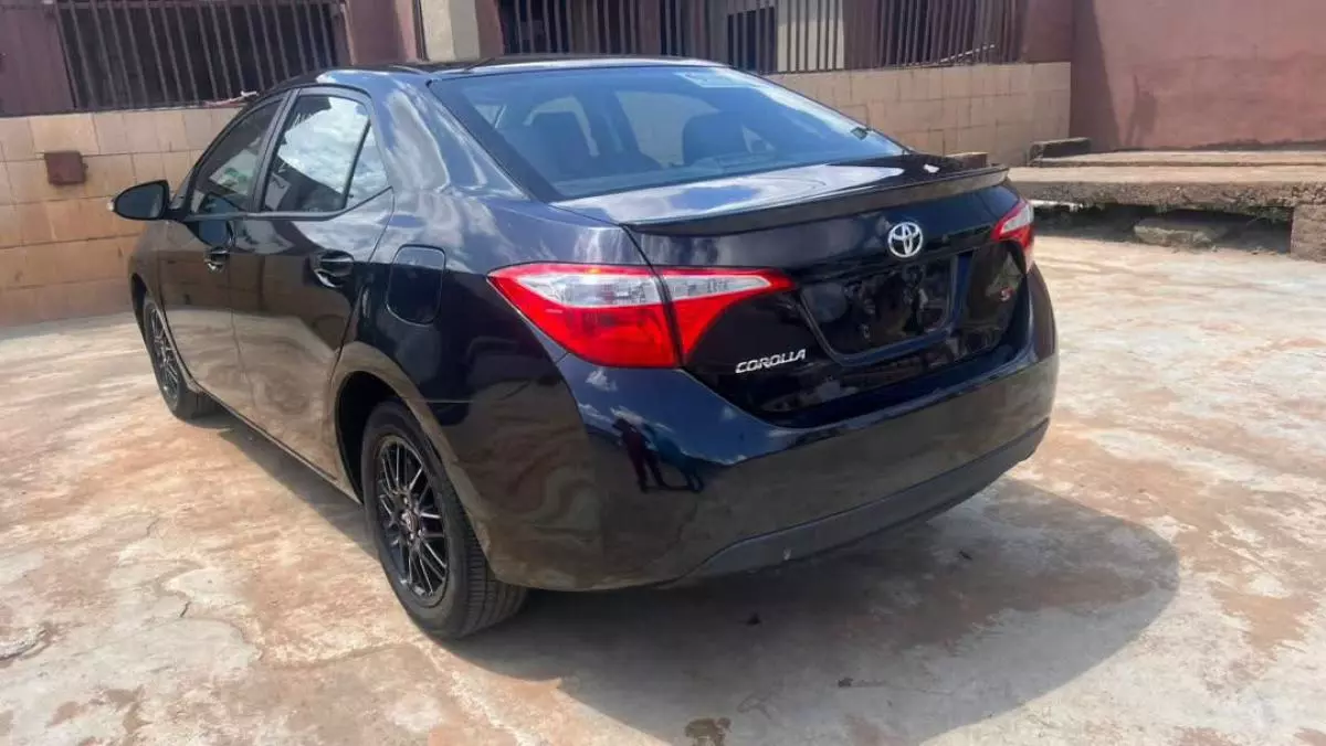 Toyota Corolla   - 2014