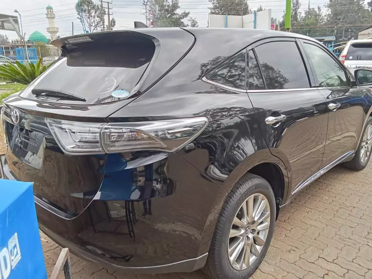 Toyota Harrier   - 2016