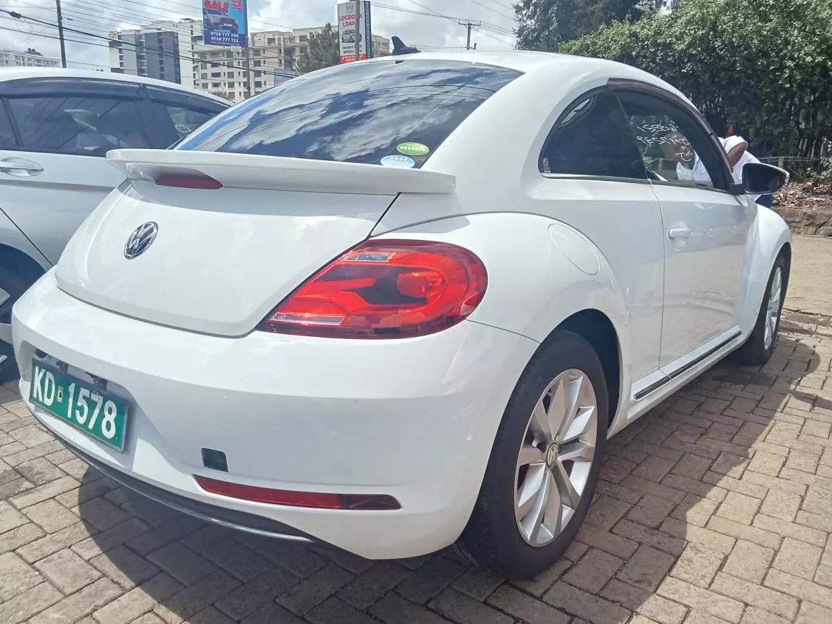 Volkswagen Beetle   - 2018