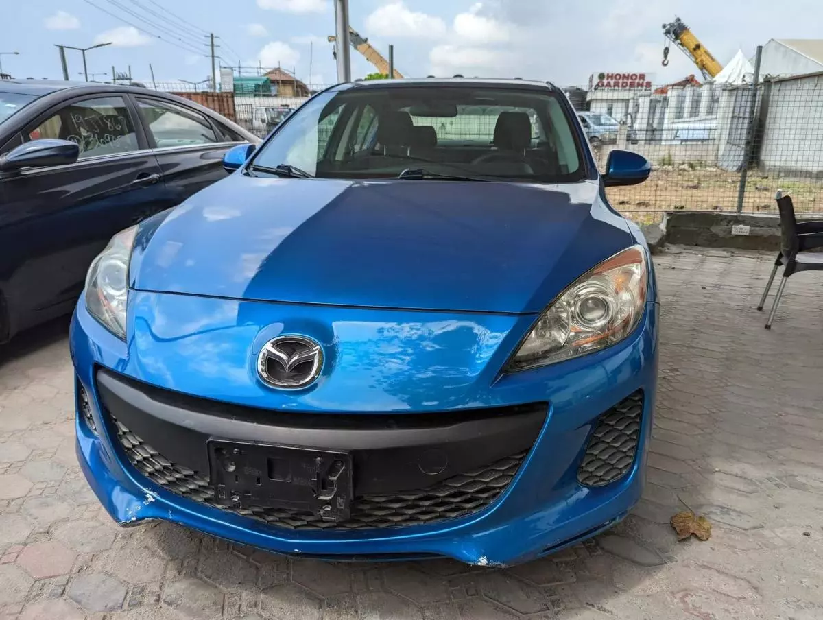 Mazda 3 - 2012