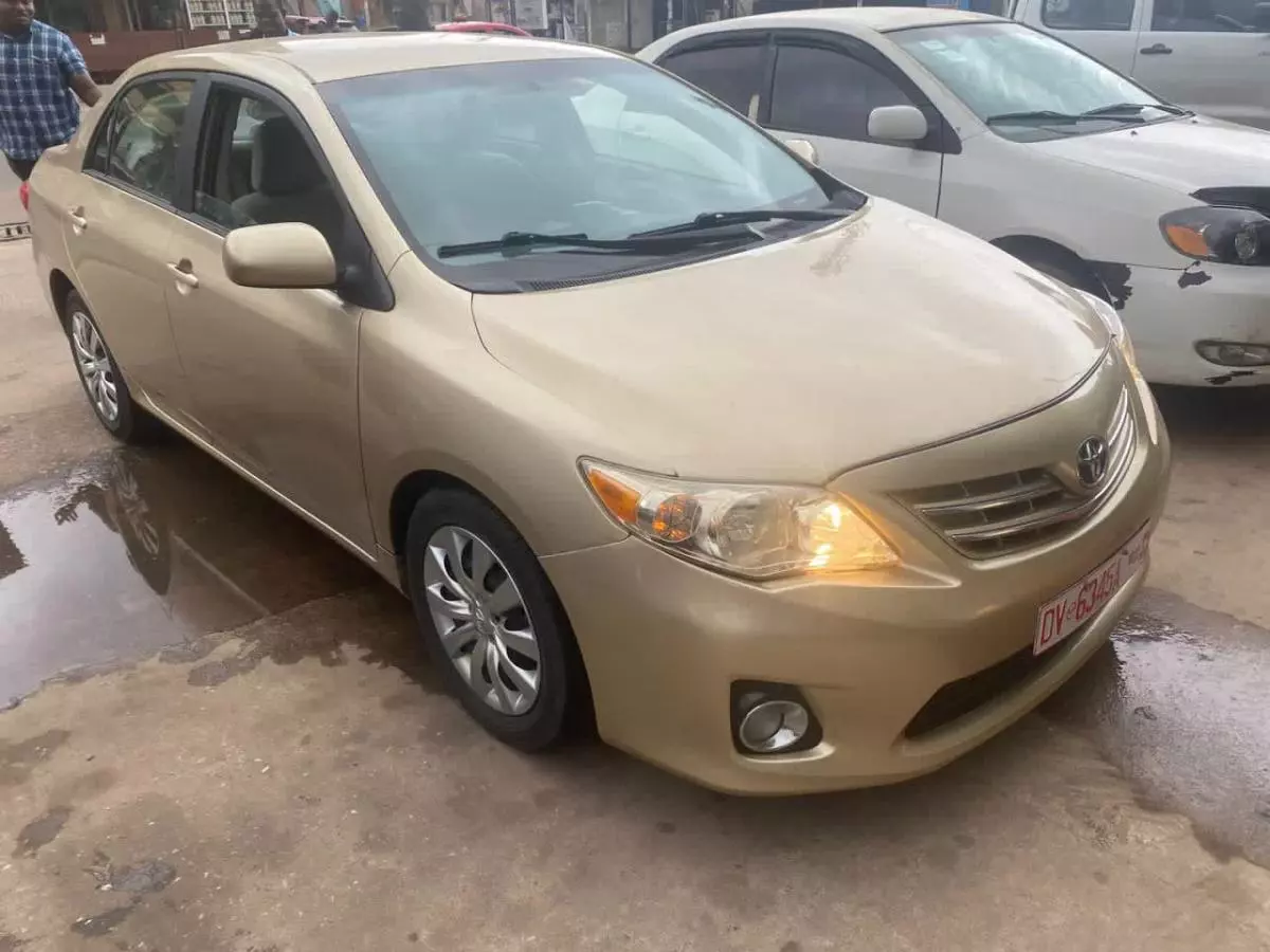 Toyota Corolla   - 2013