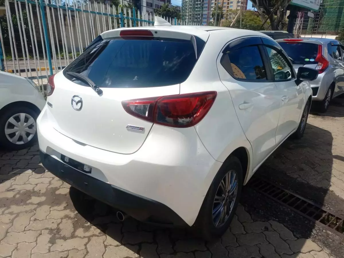 Mazda Demio   - 2016