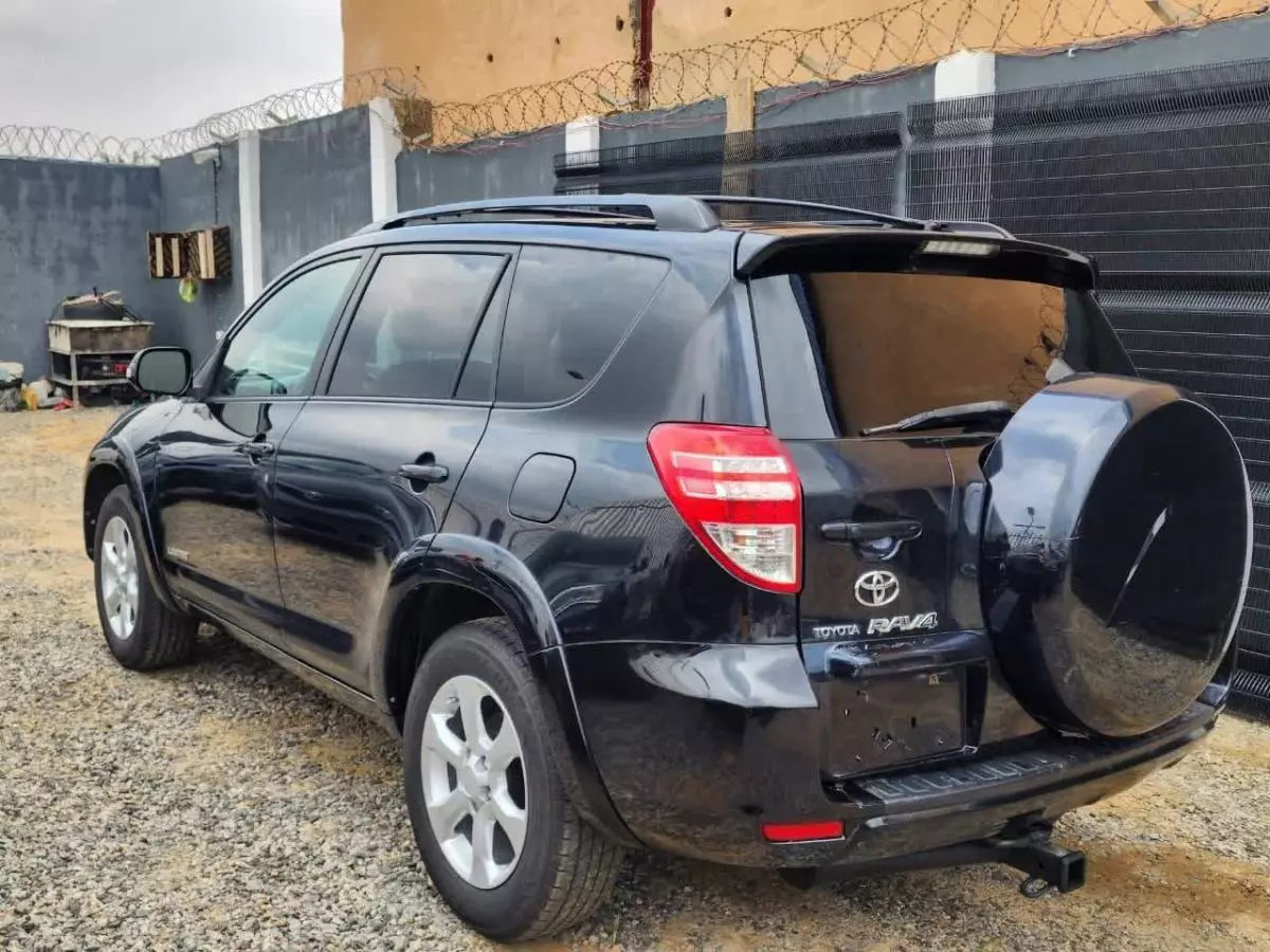 Toyota RAV 4   - 2010