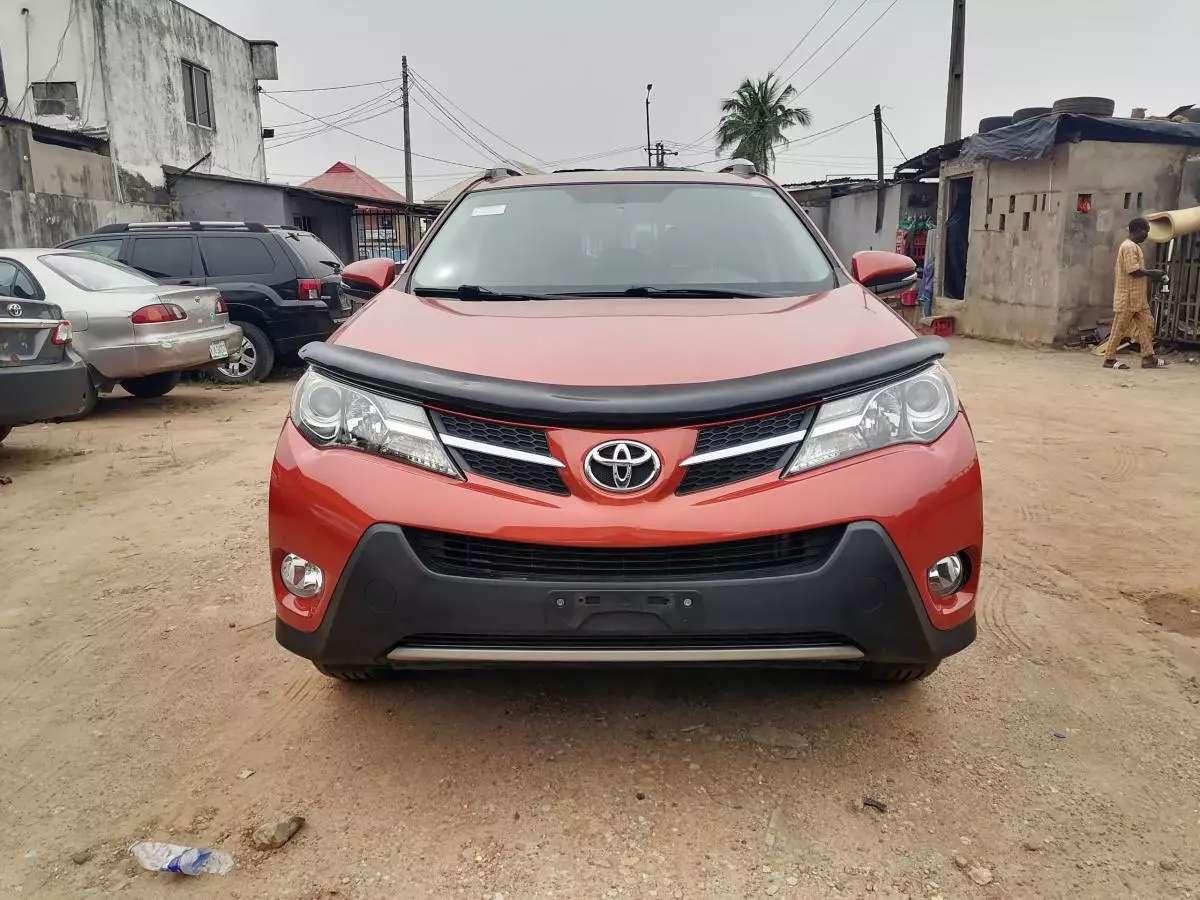 Toyota RAV 4   - 2015