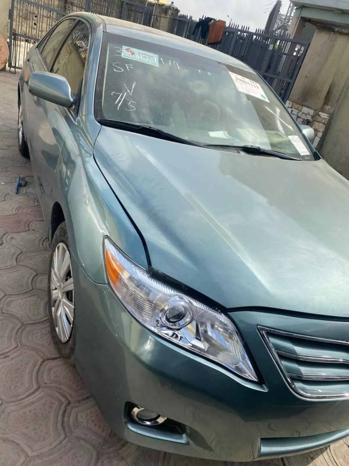 Toyota Camry   - 2010