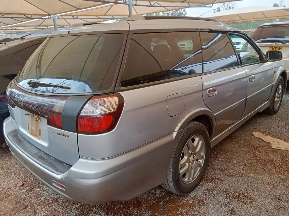 Subaru Legacy    - 2002