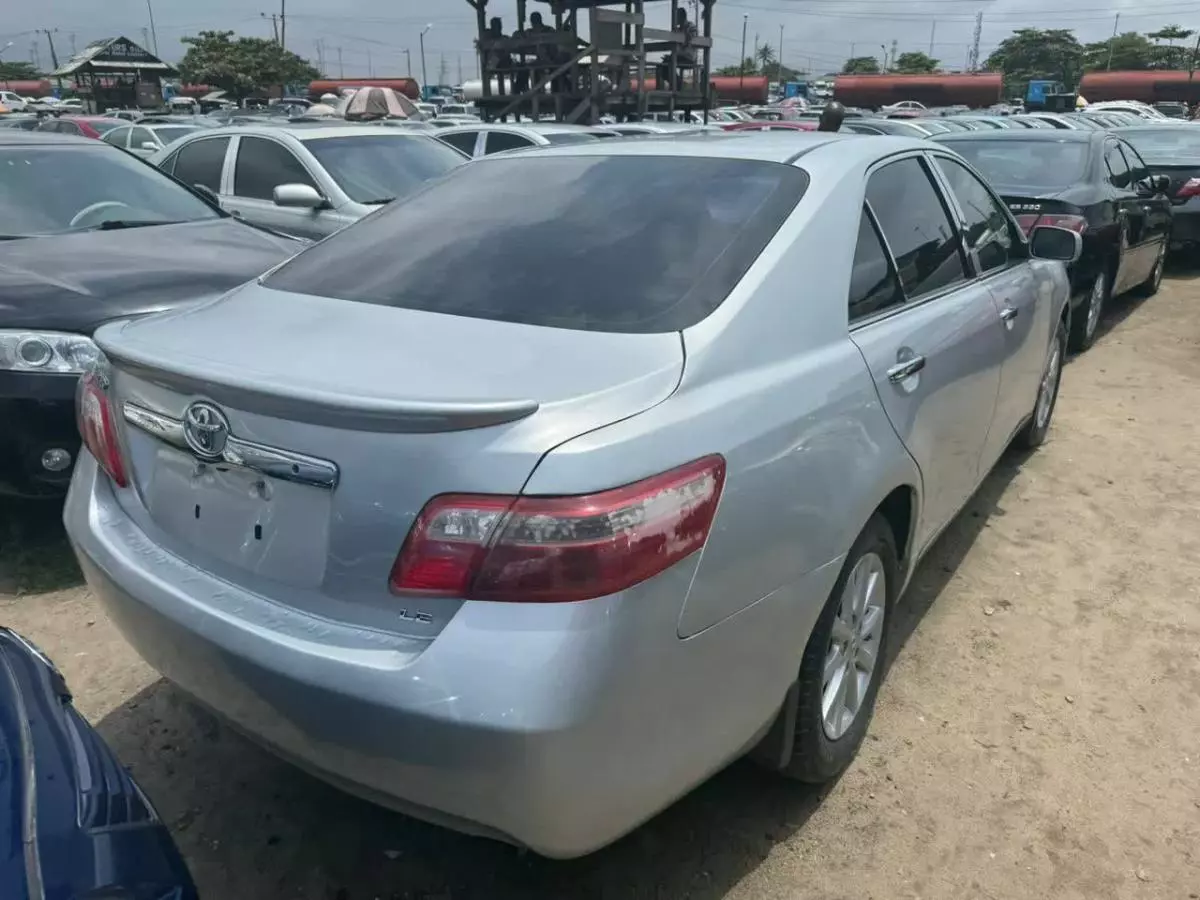 Toyota Camry   - 2007