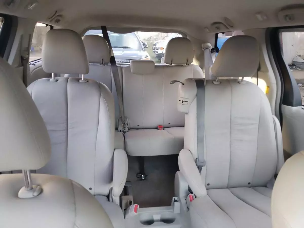 Toyota Sienna   - 2012