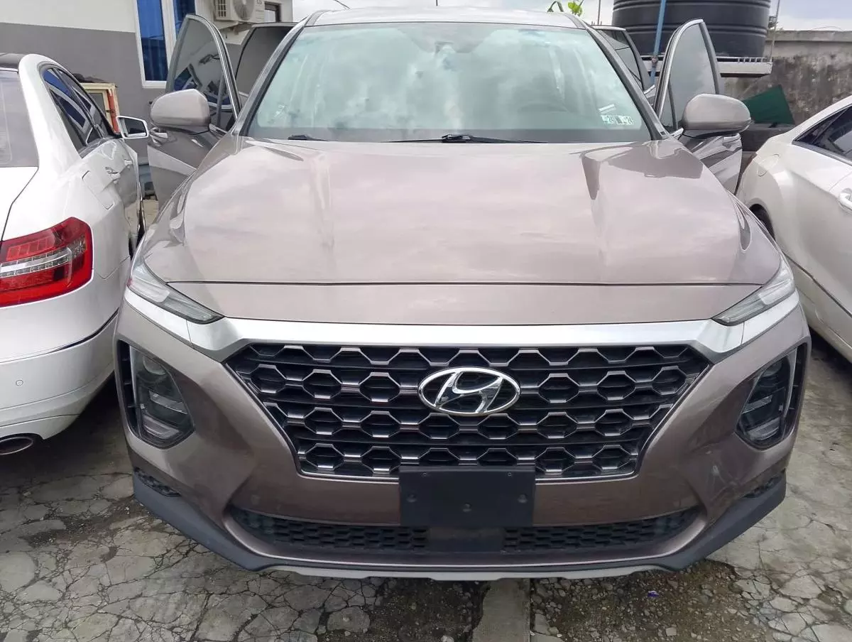 Hyundai Santa Fe   - 2019