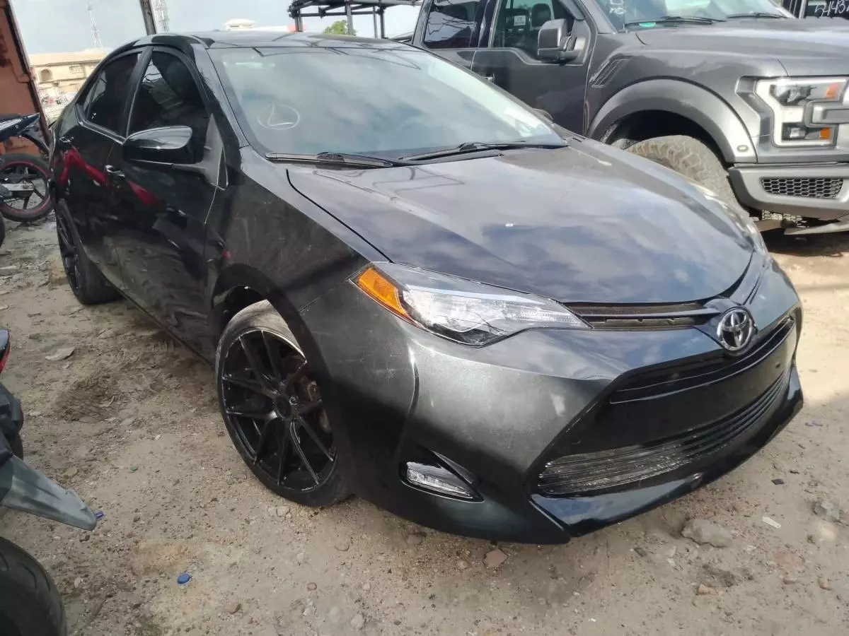 Toyota Corolla   - 2014