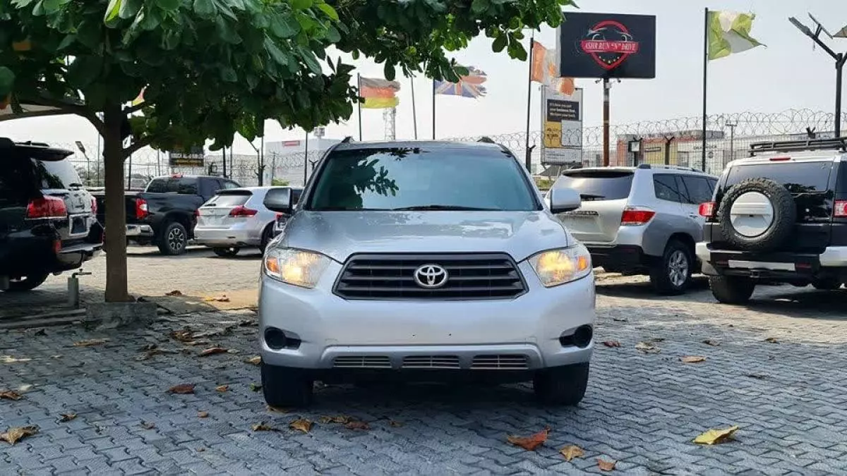 Toyota Highlander   - 2010