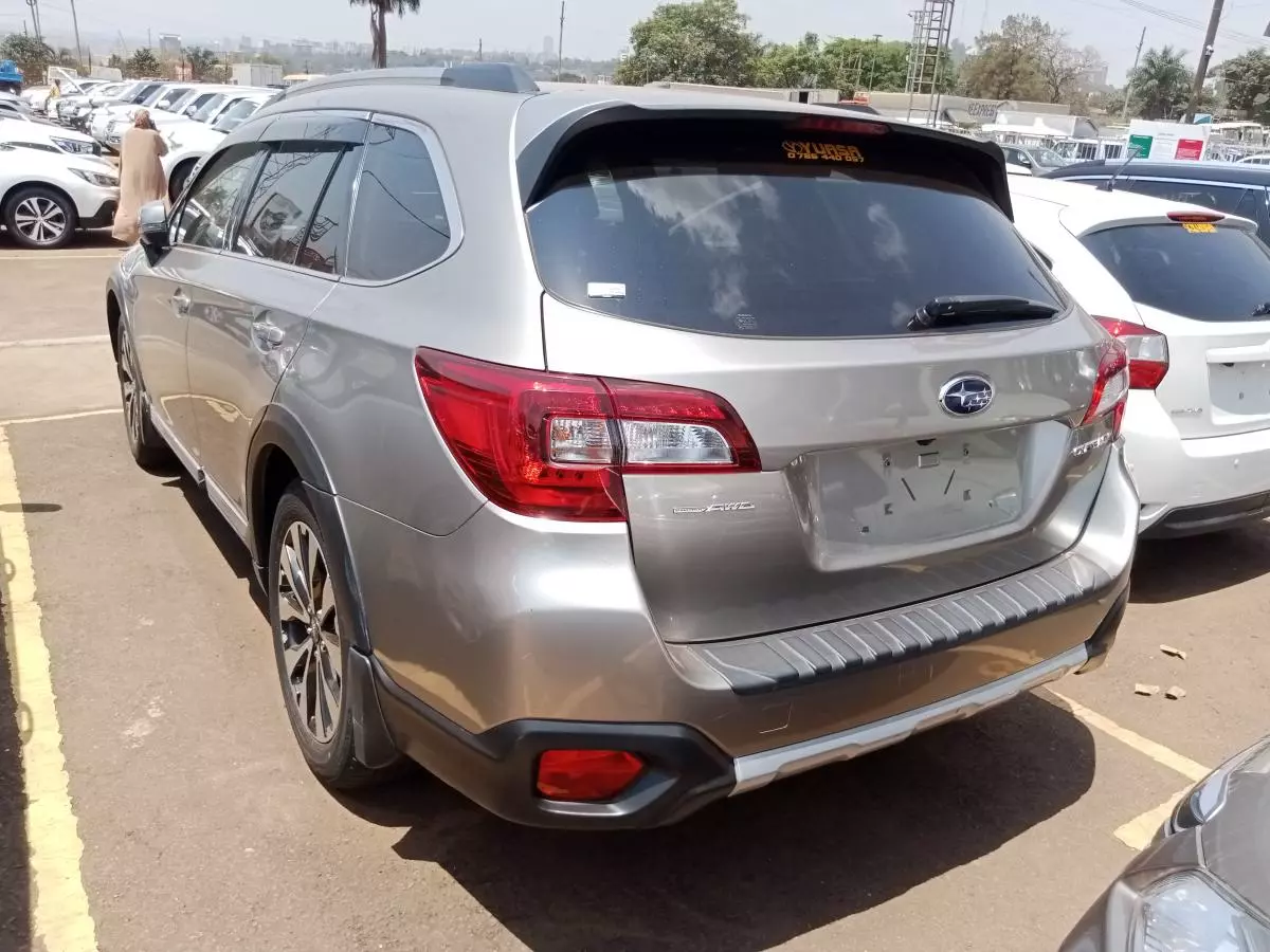 Subaru Outback   - 2016