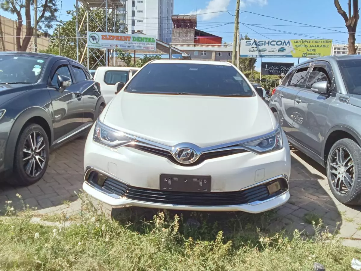 Toyota Auris   - 2016