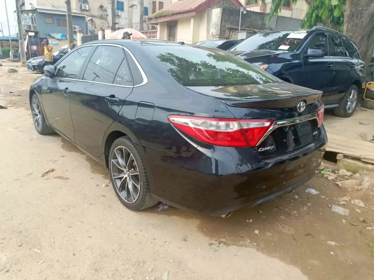 Toyota Camry   - 2015