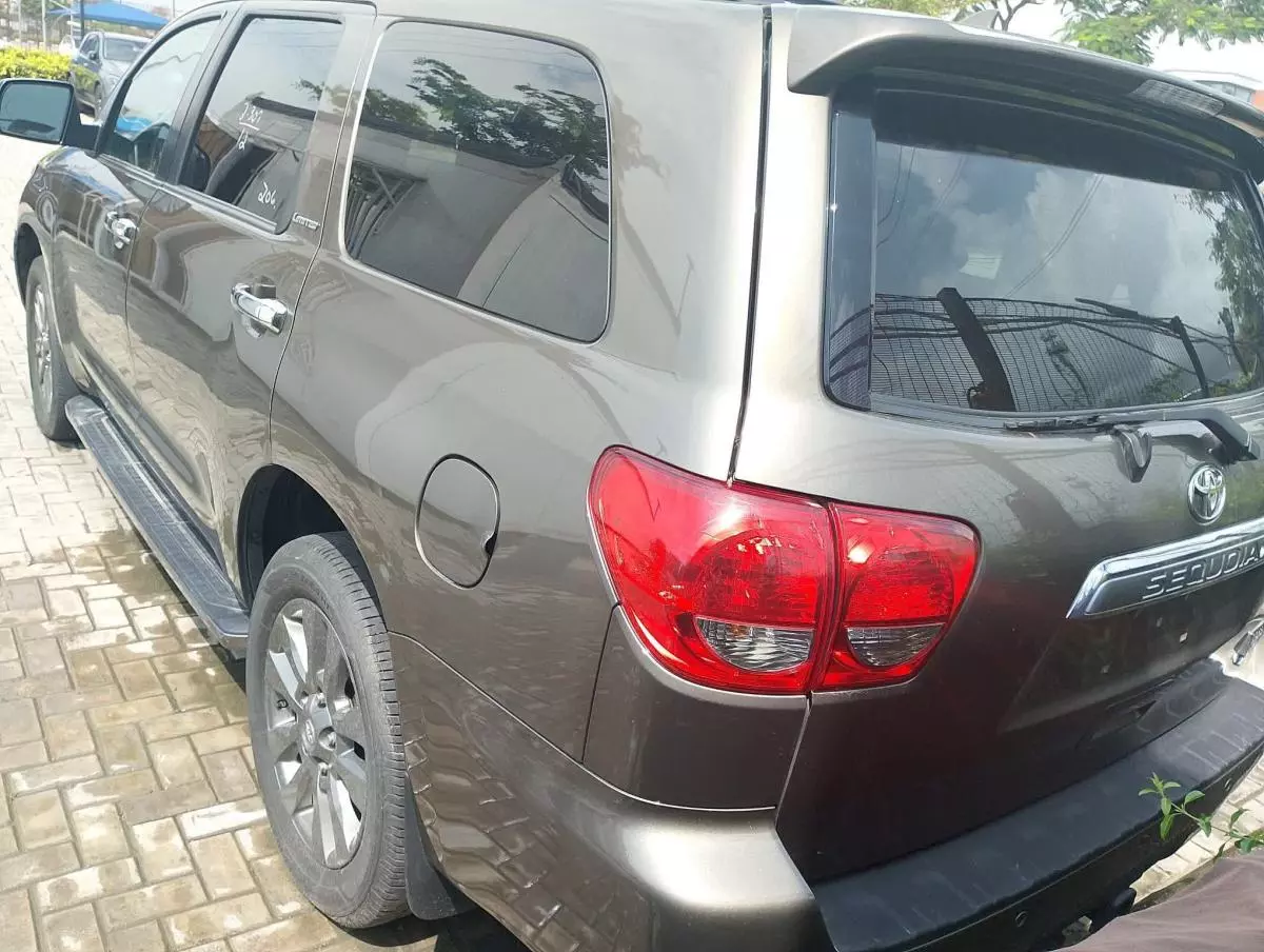 Toyota Sequoia   - 2012