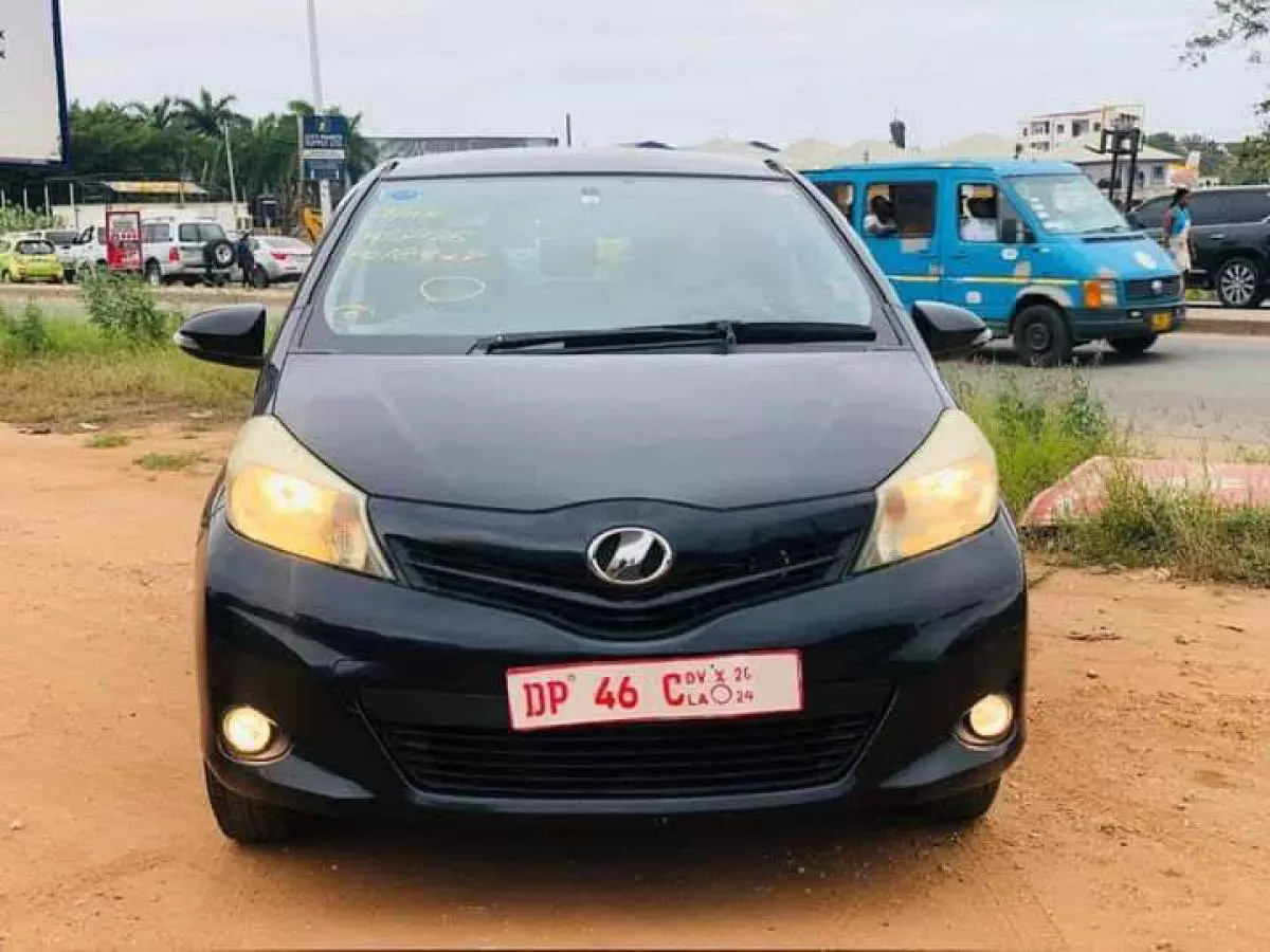 Toyota Vitz   - 2013