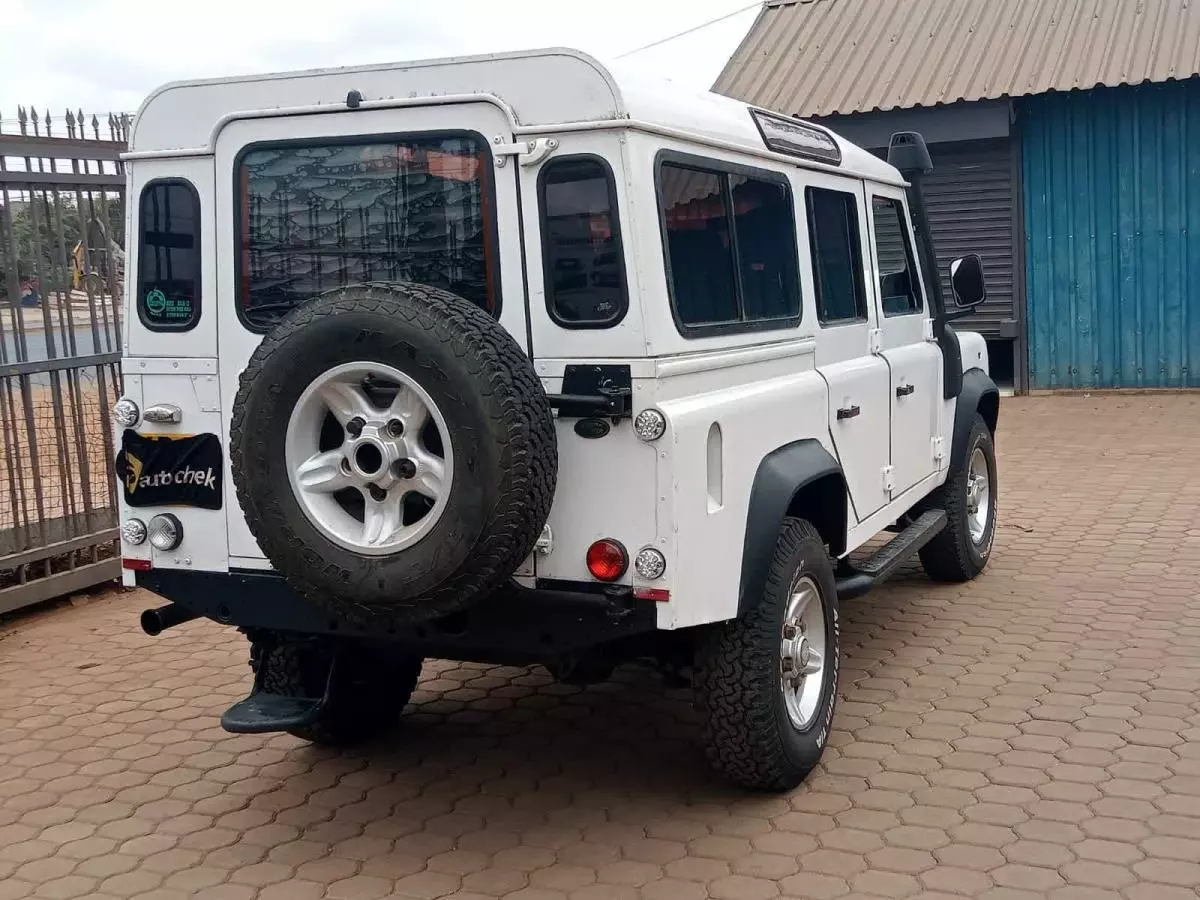 Land Rover Defender - 2010
