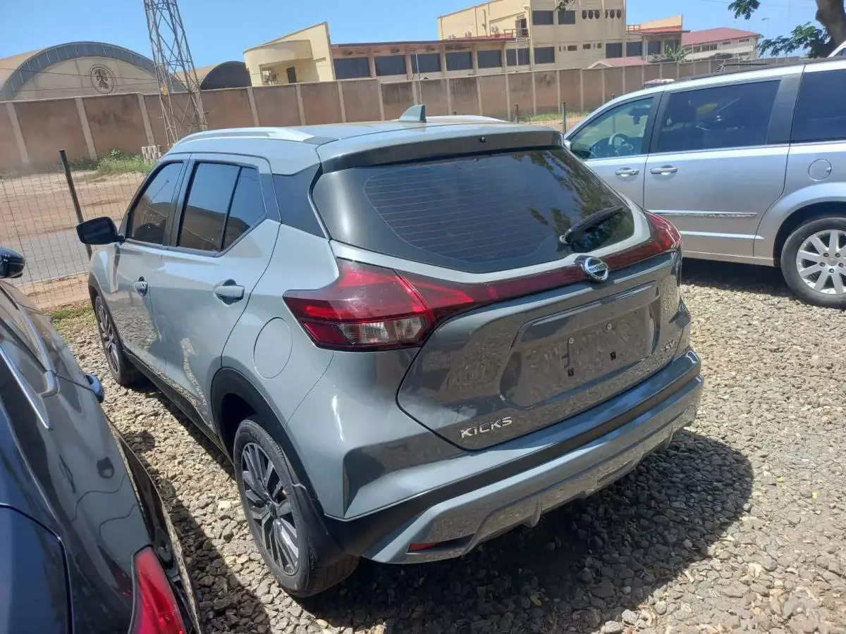 Nissan Kicks   - 2021