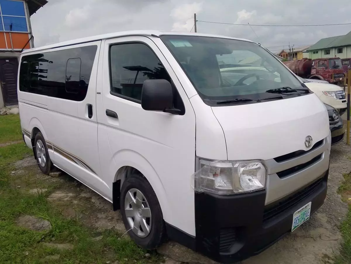 Toyota Hiace   - 2005