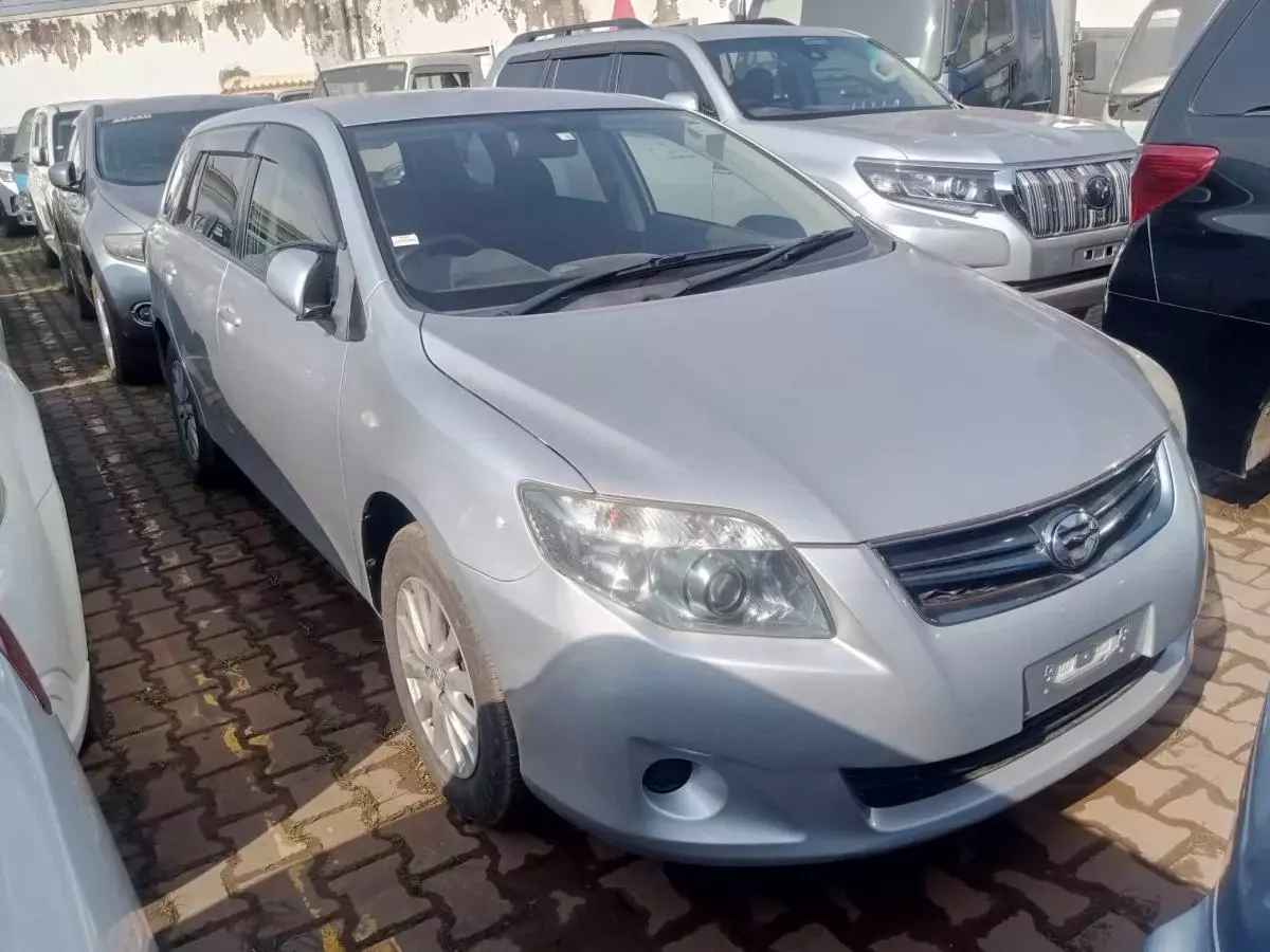 Toyota Fielder    - 2011