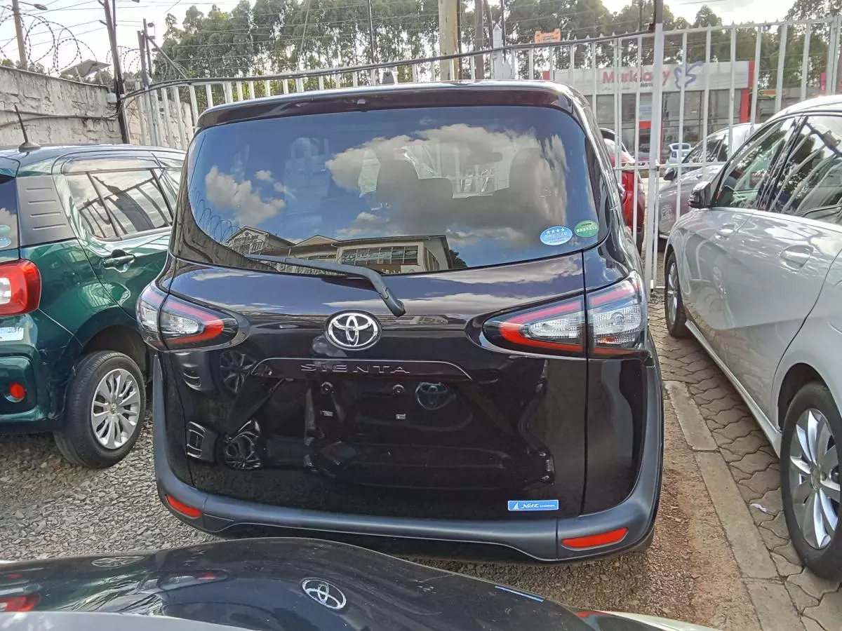 Toyota Sienta   - 2017