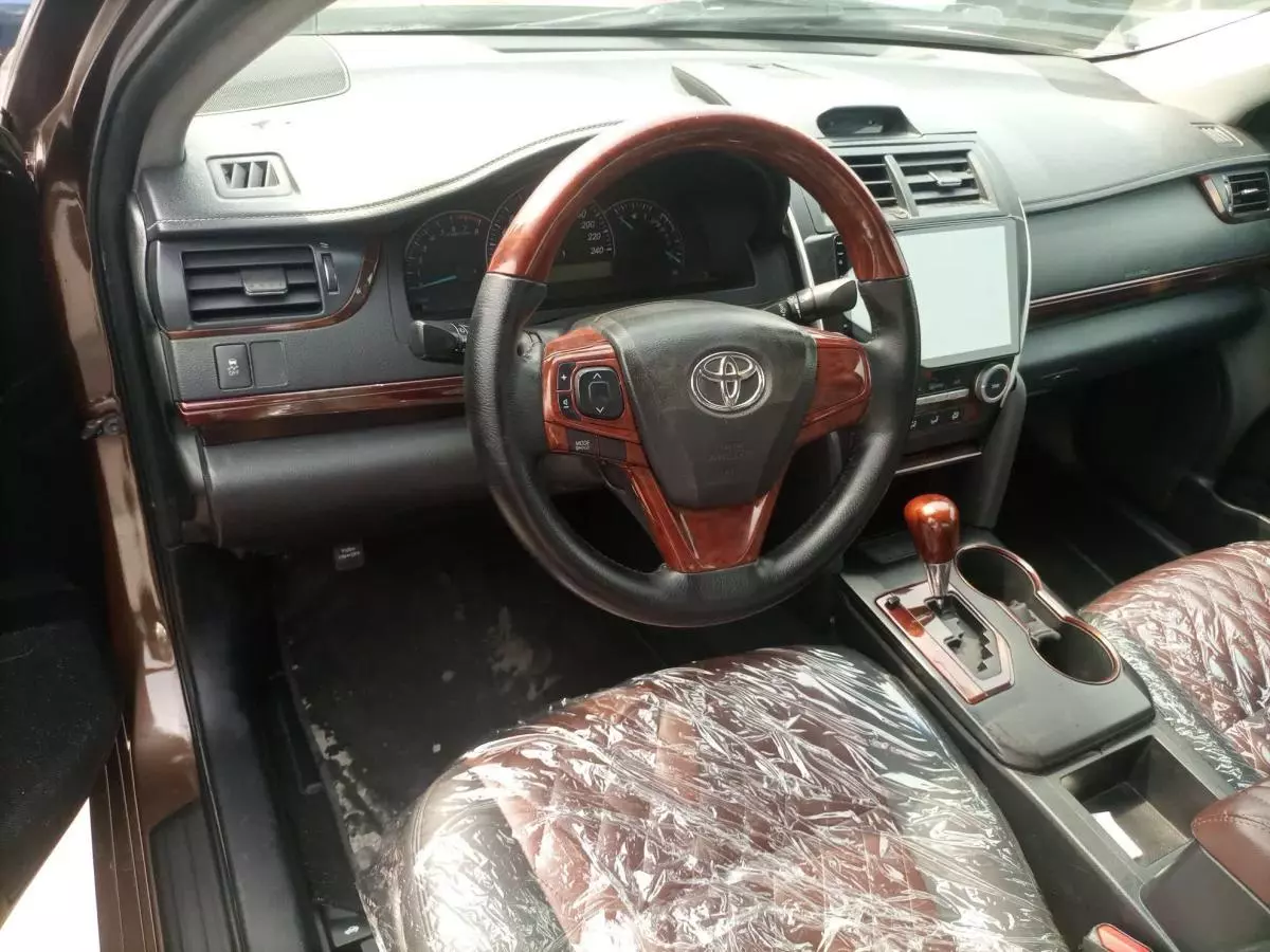 Toyota Camry - 2017