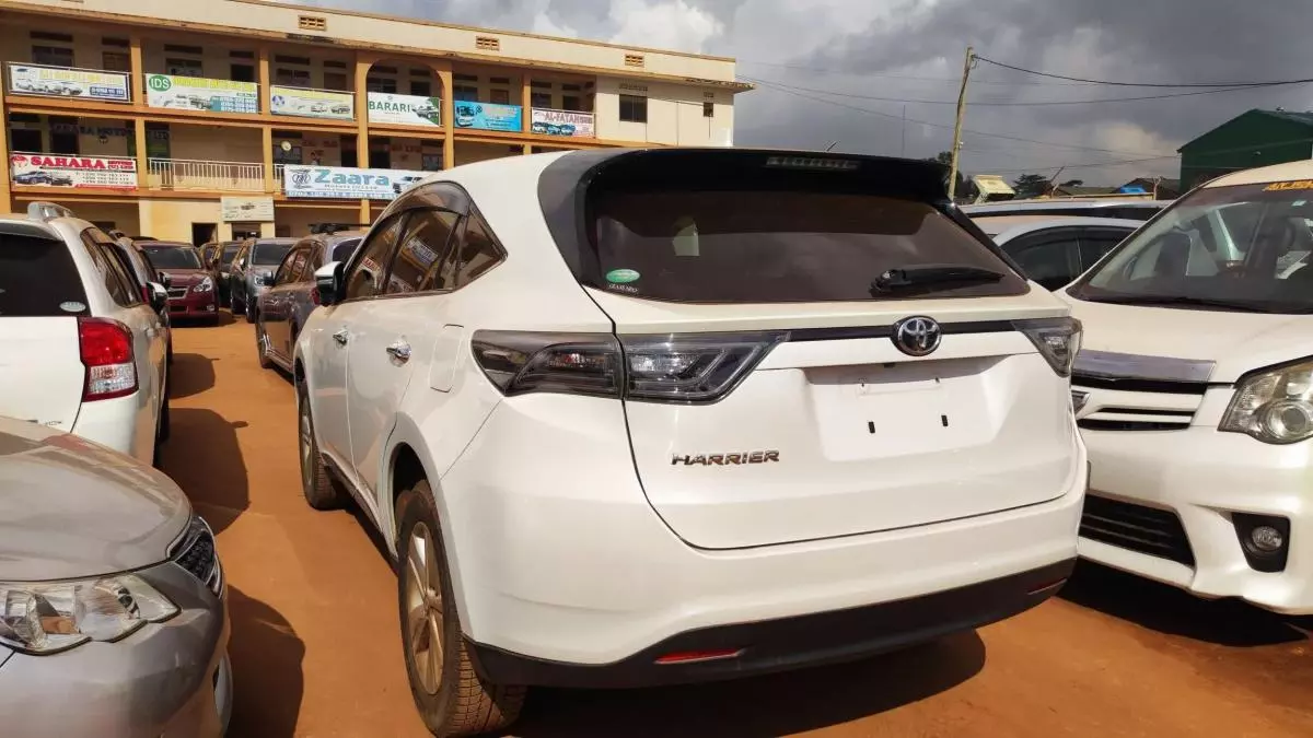 Toyota Harrier   - 2014