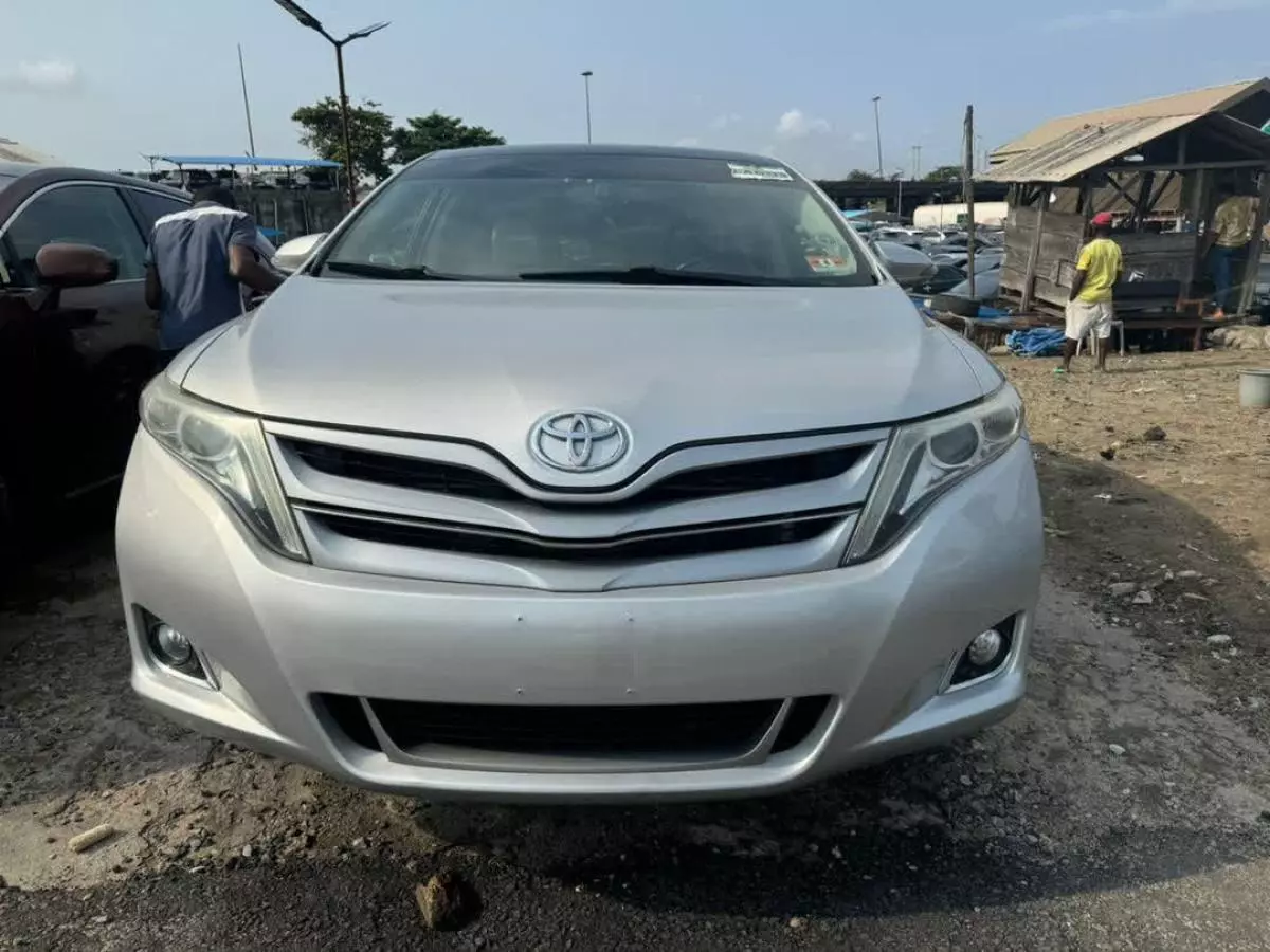 Toyota Venza   - 2013