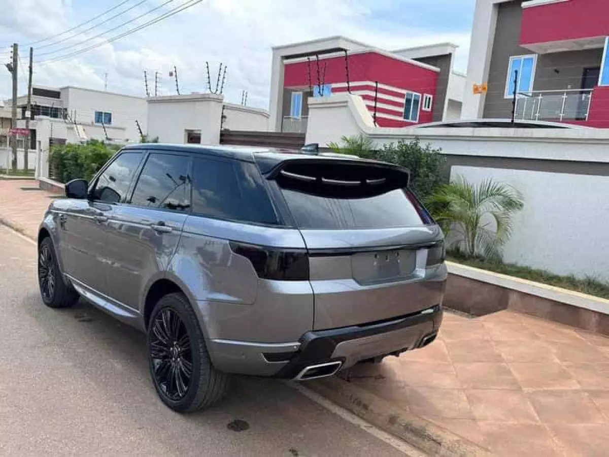 Land Rover Range Rover Sport   - 2021