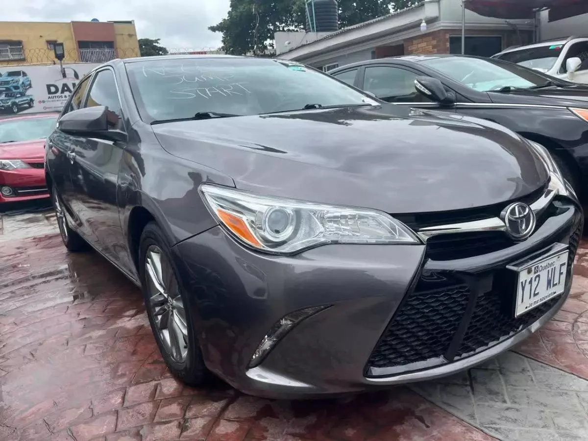 Toyota Camry   - 2016