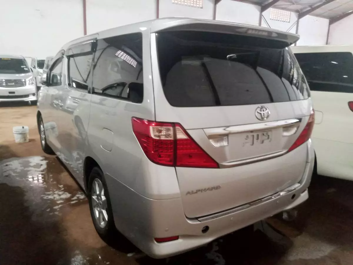 Toyota Alphard   - 2009