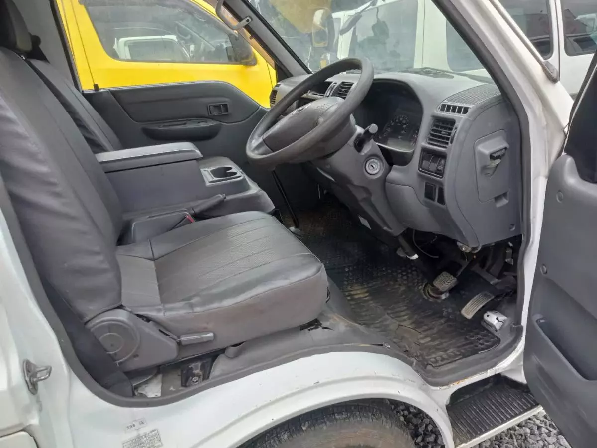Mazda Bongo - 2016