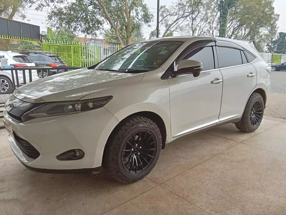 Toyota Harrier   - 2014