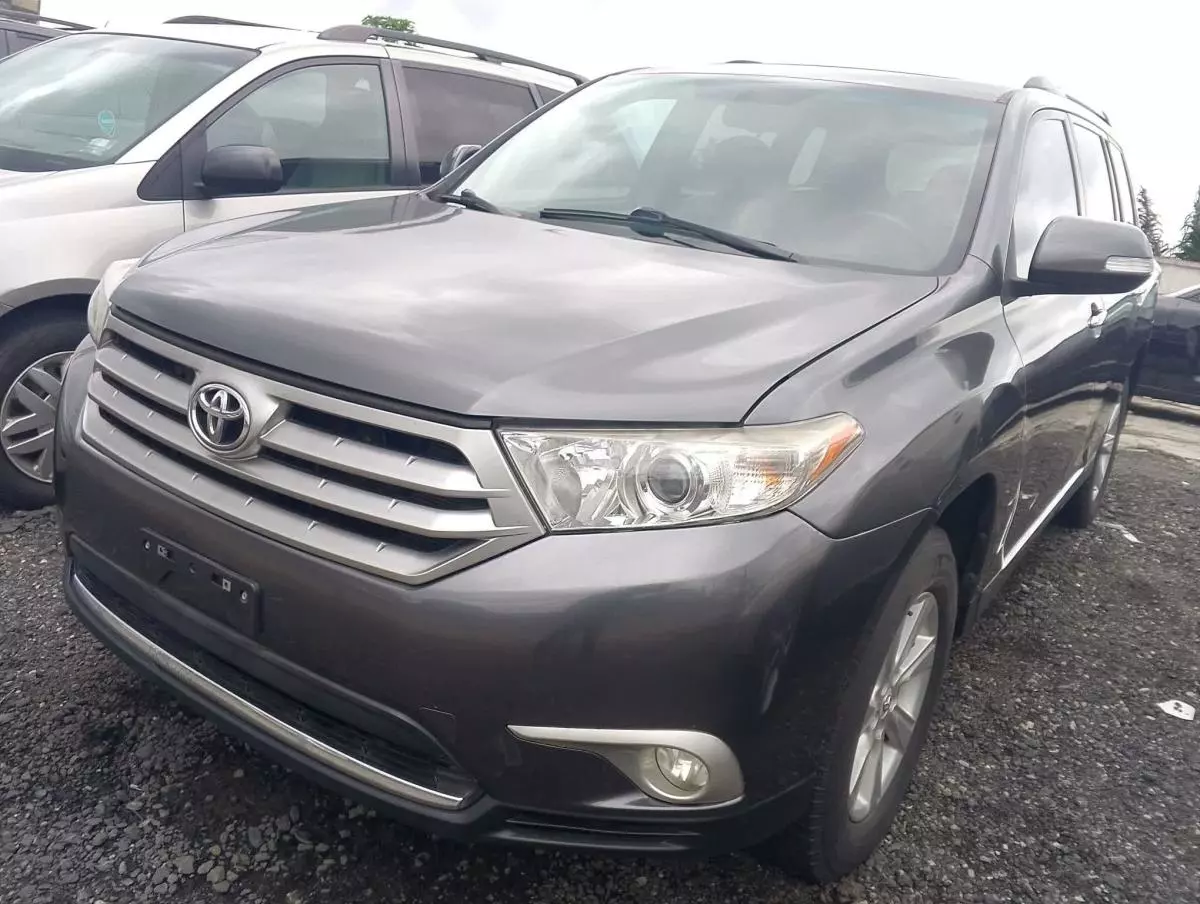 Toyota Highlander   - 2011