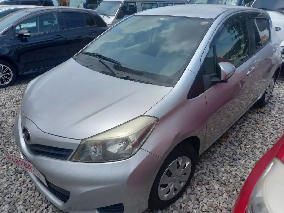 Toyota Vitz   - 2012