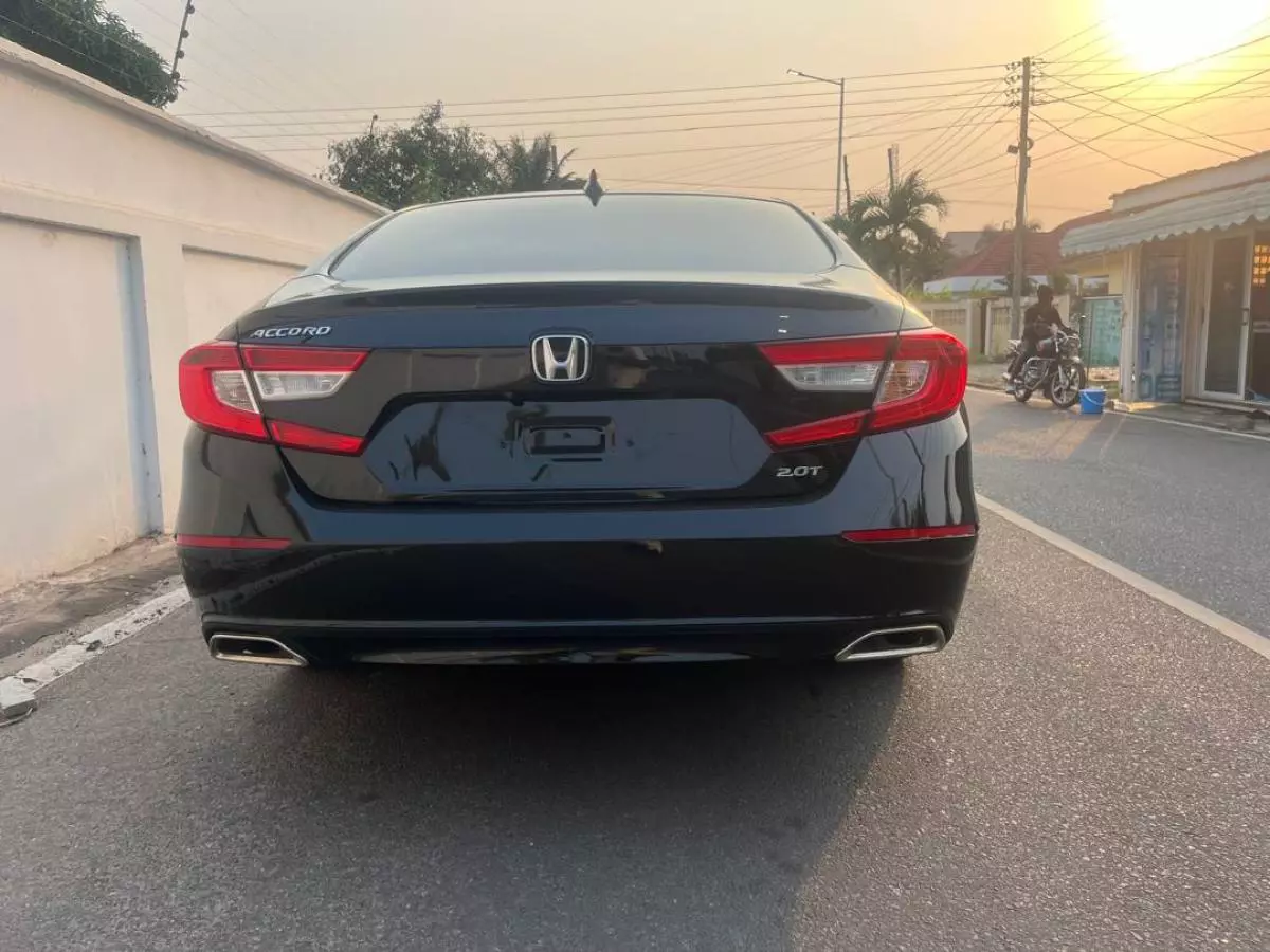 Honda Accord   - 2020