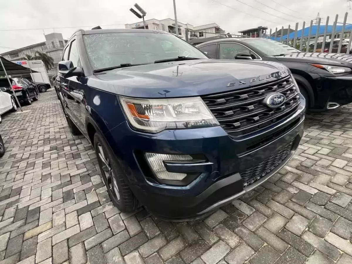 Ford Explorer XLT 3.5L   - 2017