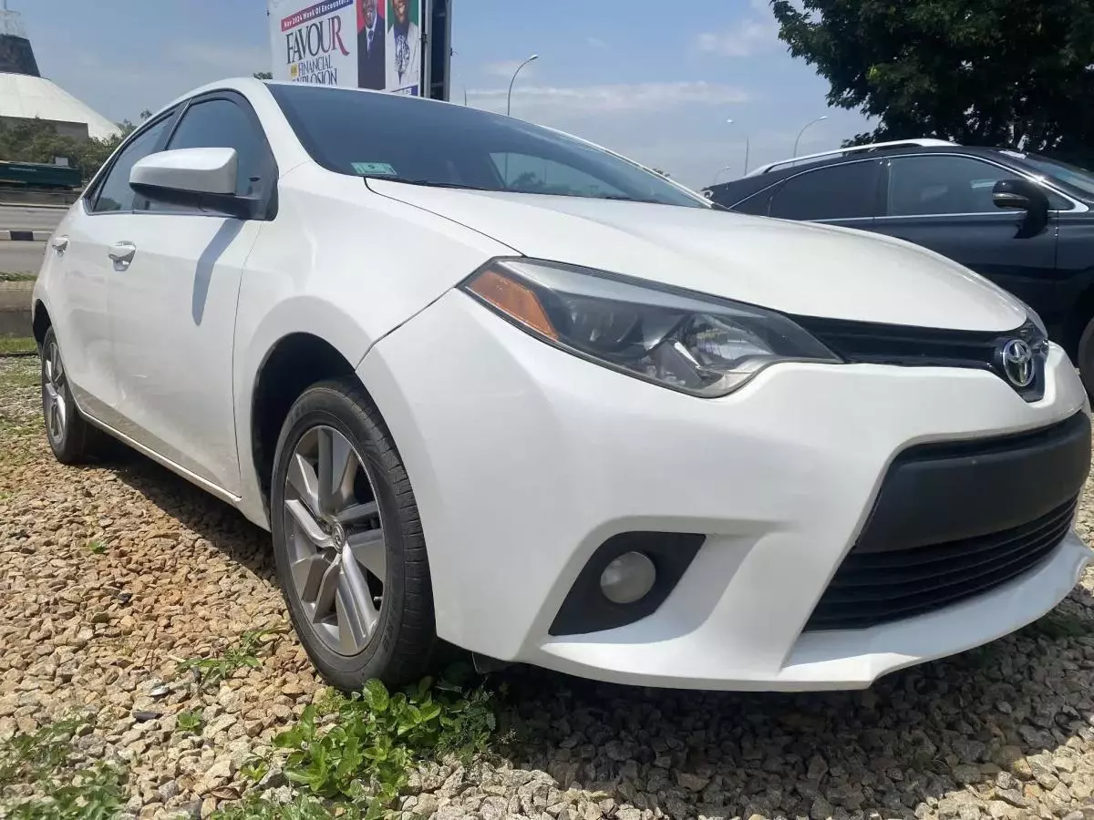 Toyota Corolla   - 2015