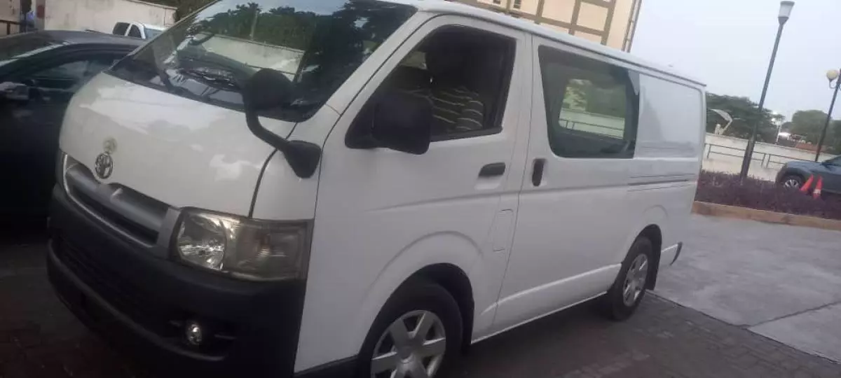 Toyota Hiace   - 2010