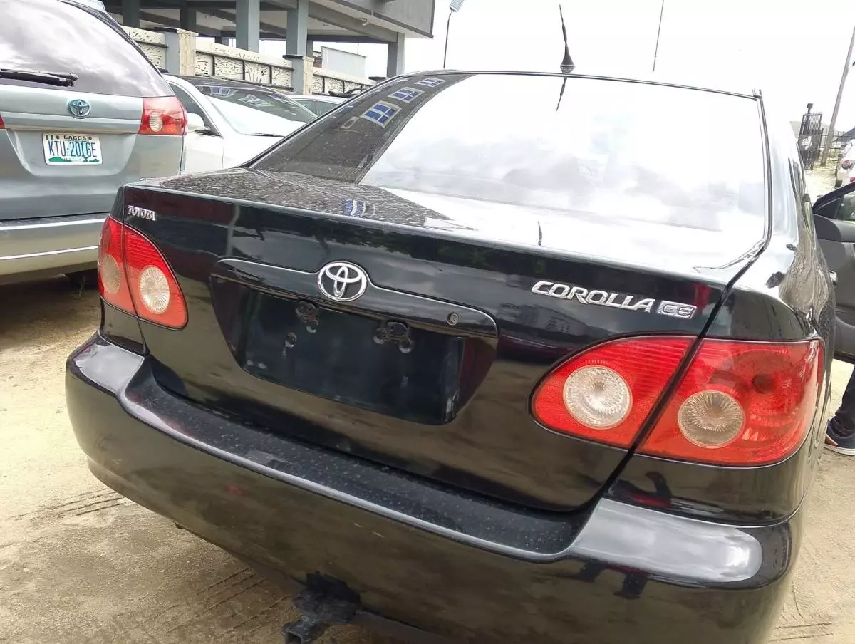 Toyota Corolla   - 2002