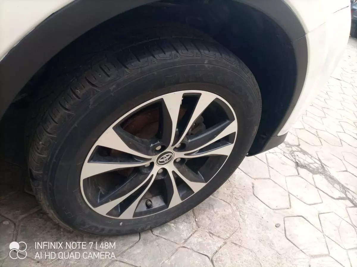 Toyota RAV 4 - 2015